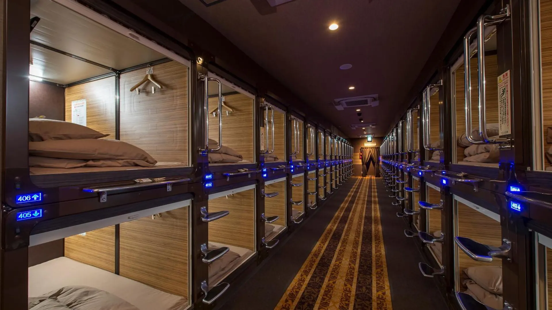 Capsule hotel Anshin Oyado Shinjuku Ekimaeten Tokyo